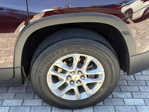 Used 2021 Chevrolet Traverse LT image 43