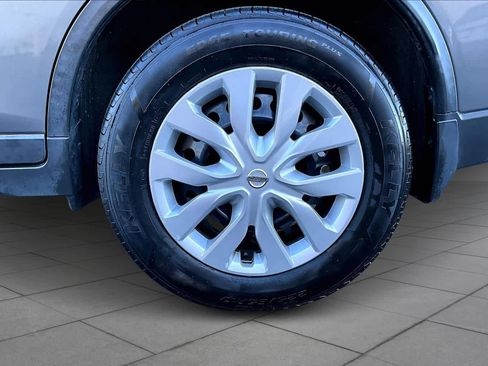 Used 2017 Nissan Rogue S image 9
