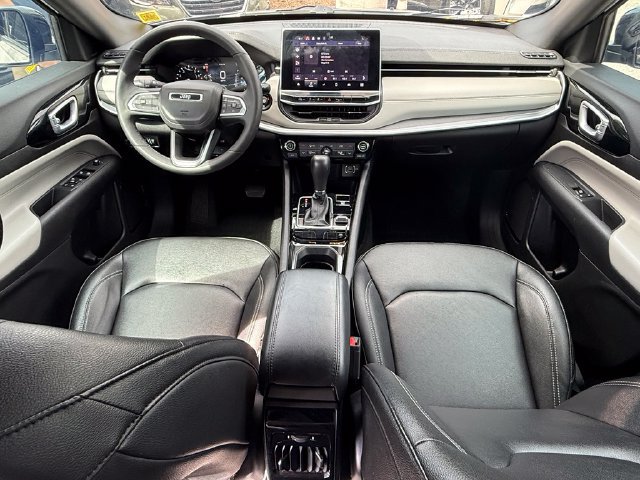Used 2025 Jeep Compass Limited AWD/4WD image 26