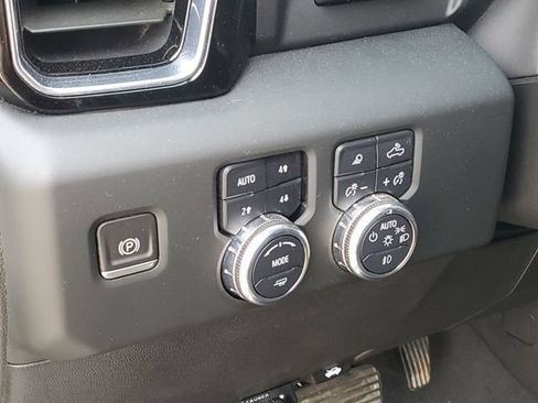 Certified 2023 GMC Sierra 1500 Denali w/ Technology Package AWD/4WD image 9