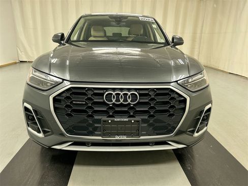 Used 2022 Audi Q5 2.0T Premium w/ Convenience Package image 3