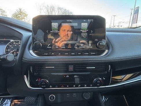 Used 2023 Nissan Rogue SL w/ SL Premium Package image 13