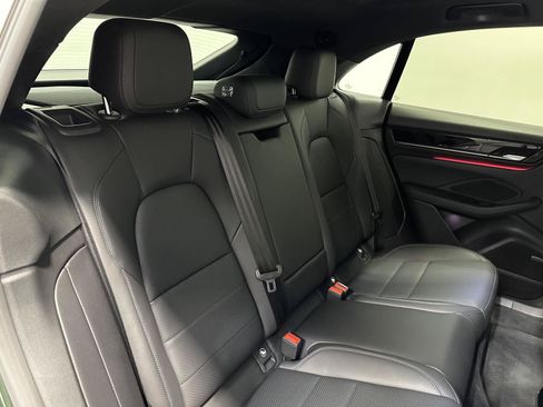 Certified 2025 Porsche Macan 4S Electric AWD/4WD image 41