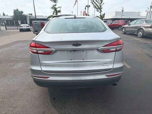 Used 2020 Ford Fusion SE FWD image 4