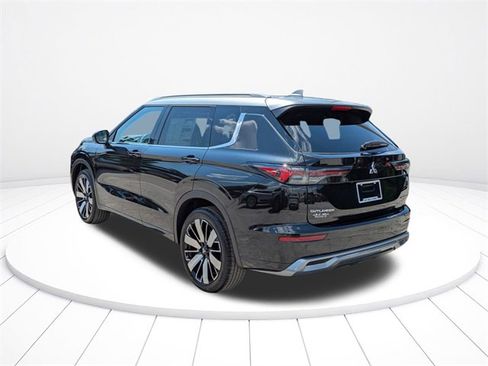 New 2025 Mitsubishi Outlander Platinum Edition image 6