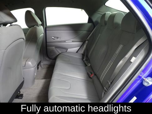 Used 2024 Hyundai Elantra SEL image 13