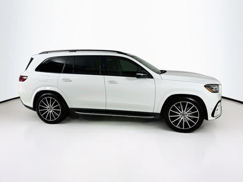Used 2024 Mercedes-Benz GLS 450 4MATIC image 9