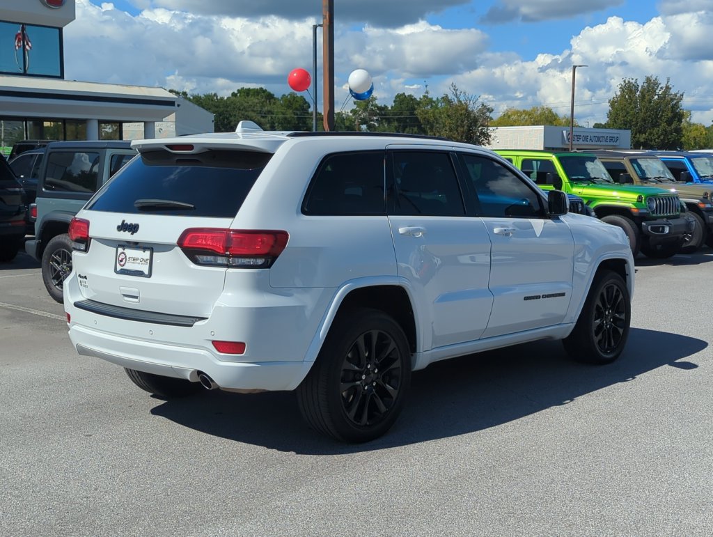 Used 2021 Jeep Grand Cherokee Laredo X AWD/4WD image 6