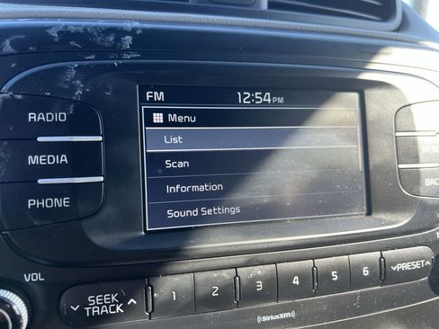 Used 2017 Kia Soul image 24