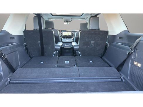 Used 2025 Ford Expedition Platinum AWD/4WD image 17