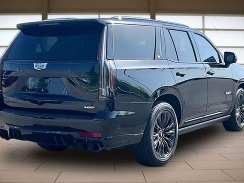 Used 2023 Cadillac Escalade V w/ LPO, ONYX Package AWD/4WD image 2