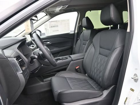 New 2026 Nissan Rogue Platinum w/ Platinum Premium Package AWD/4WD image 18