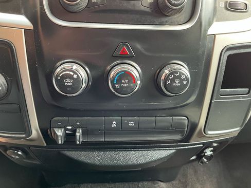 Used 2017 RAM 2500 SLT AWD/4WD image 18