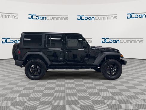 Used 2022 Jeep Wrangler Unlimited Sport AWD/4WD image 9