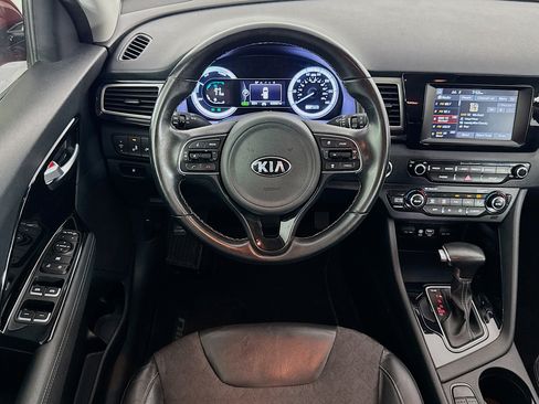 Used 2018 Kia Niro EX FWD image 15