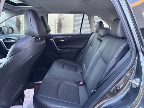 Used 2020 Toyota RAV4 TRD Off-Road image 31