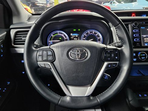 Used 2017 Toyota Highlander Limited image 30