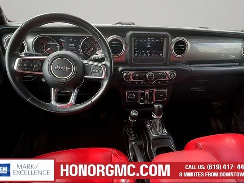 Used 2019 Jeep Wrangler Unlimited Sahara AWD/4WD image 7