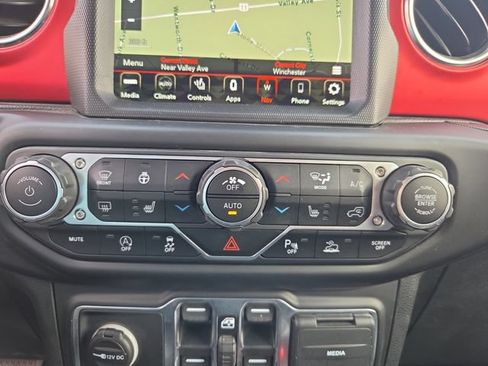 Used 2021 Jeep Wrangler Unlimited Rubicon AWD/4WD image 22