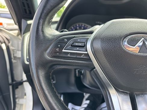 Used 2017 INFINITI Q60 Red Sport 400 image 22