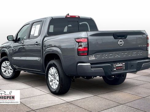 Used 2024 Nissan Frontier SV w/ SV Convenience Package image 2