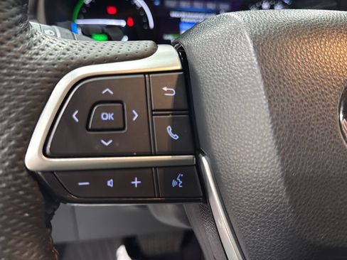 Used 2023 Toyota Sienna Limited AWD/4WD image 26
