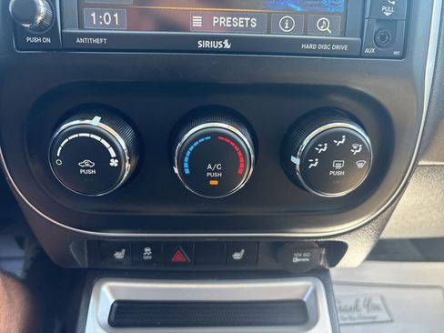 Used 2015 Jeep Compass High Altitude AWD/4WD image 25