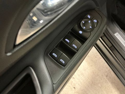 Used 2020 Chevrolet Equinox Premier image 12