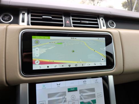 Used 2020 Land Rover Range Rover HSE image 18