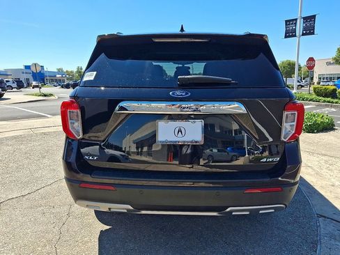 Used 2023 Ford Explorer XLT w/ Equipment Group 202A AWD/4WD image 5