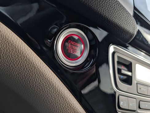 Used 2018 Honda Pilot Touring image 29