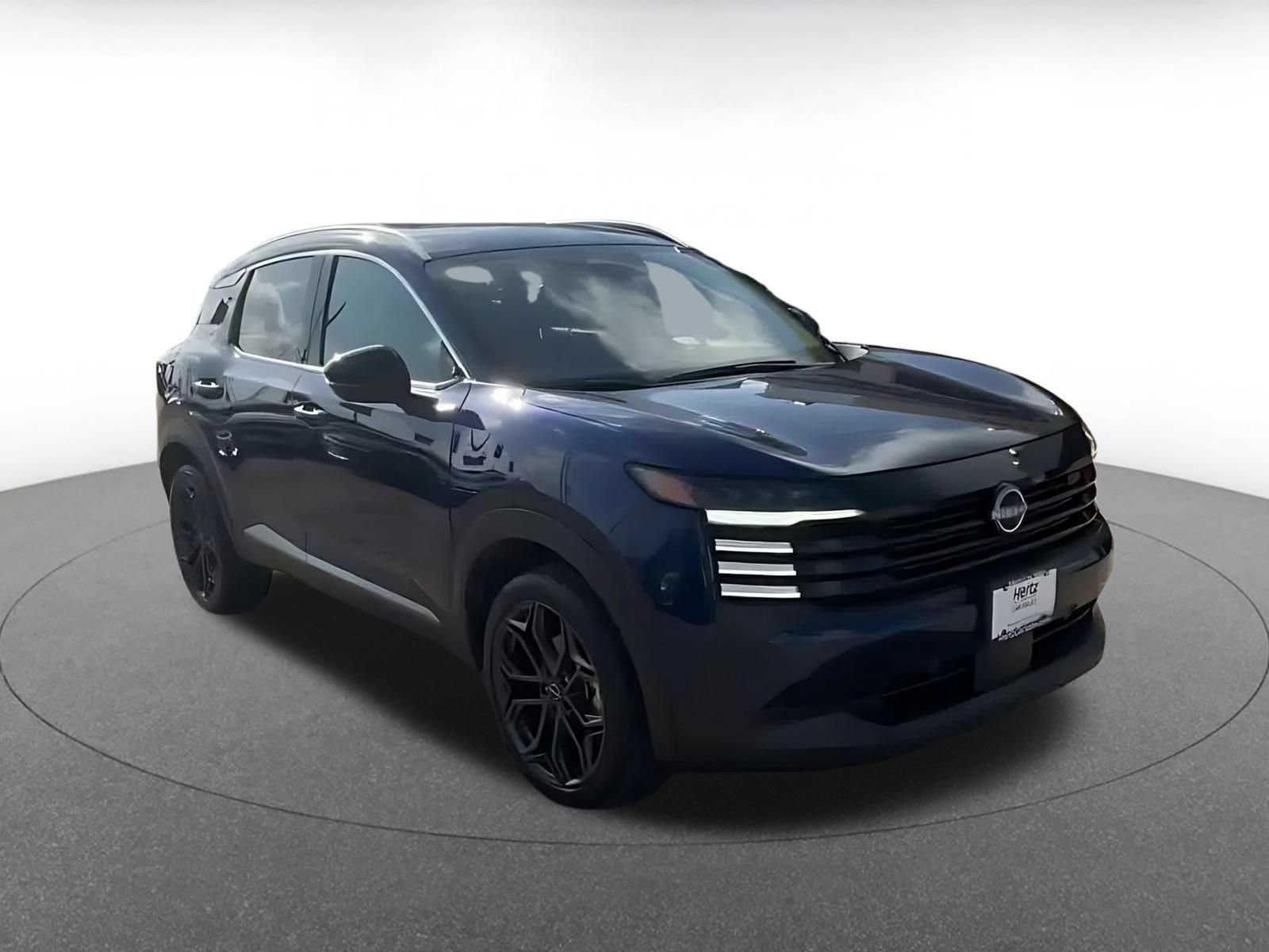 Used 2026 Nissan Kicks SR AWD/4WD image 3