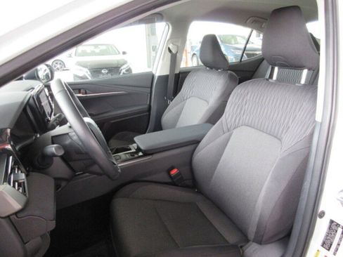 Used 2025 Toyota Camry LE w/ Convenience Package image 12