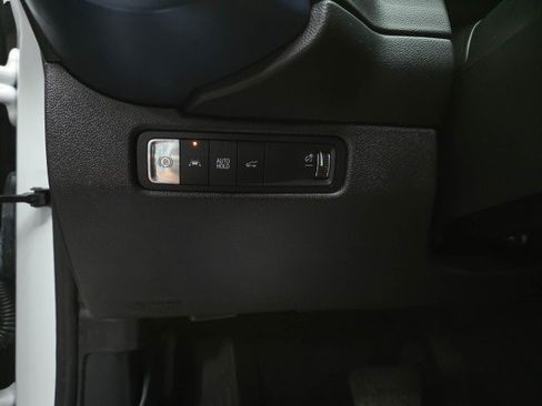 Used 2024 Chevrolet Equinox EV LT FWD image 28