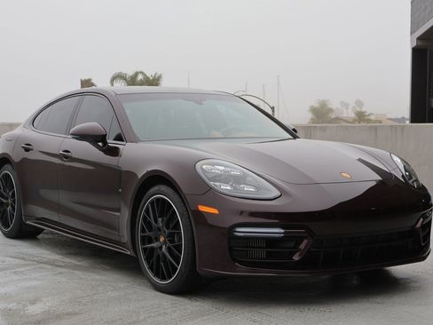Certified 2022 Porsche Panamera Platinum Edition image 7