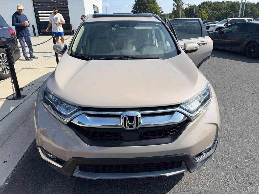 Used 2017 Honda CR-V Touring image 2