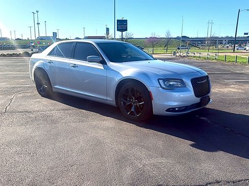 Used 2022 Chrysler 300 S image 3