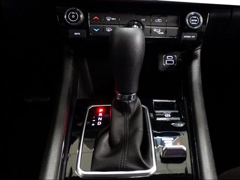 Certified 2025 Jeep Compass Sport image 16