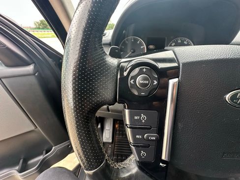 Used 2015 Land Rover LR4 HSE LUX image 27