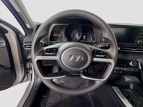 Used 2023 Hyundai Elantra SEL w/ Preferred Accessory Package image 13