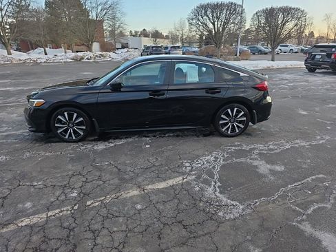 Used 2023 Honda Civic EX-L image 4