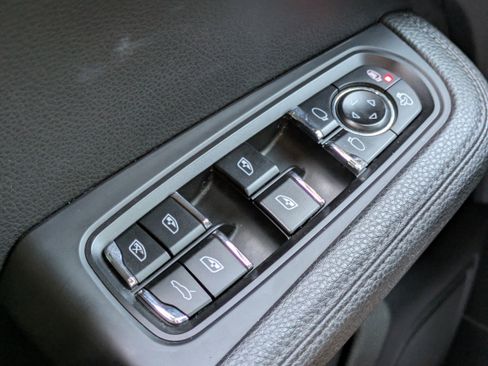 Used 2020 Porsche Macan image 23