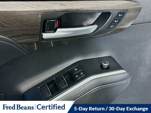Used 2020 Toyota Highlander Platinum image 19