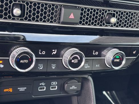 Certified 2024 Honda Civic Touring image 30