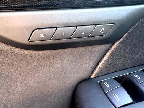 Used 2021 Buick Envision Essence w/ Technology Package I image 11