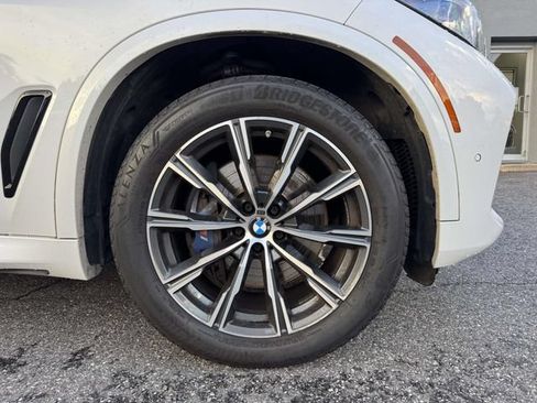 Used 2022 BMW X5 xDrive40i w/ M Sport Package AWD/4WD image 9