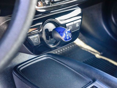 Certified 2022 Toyota Prius LE image 23