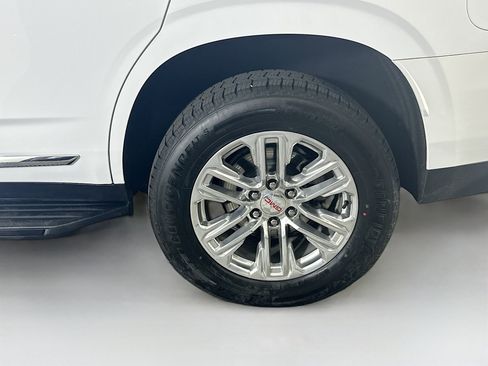 Used 2024 GMC Yukon SLT image 11