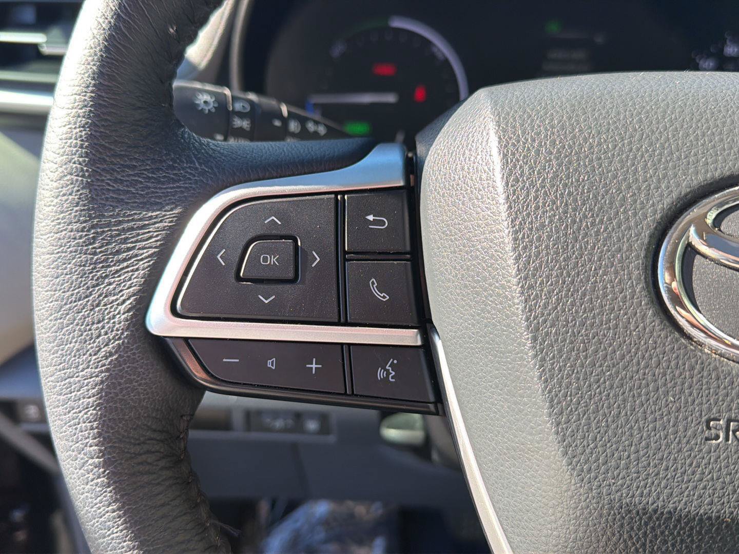 Used 2023 Toyota Sienna XLE FWD image 20