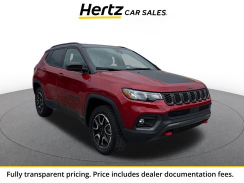 Used 2025 Jeep Compass Trailhawk AWD/4WD image 1